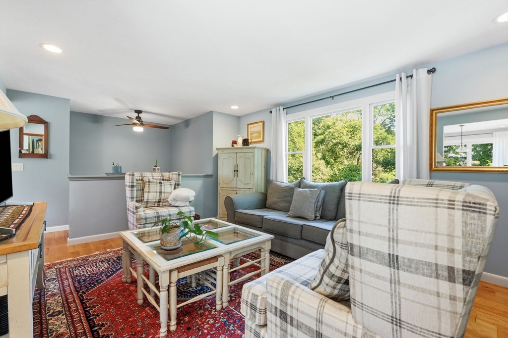17 Captain Lathrop Dr