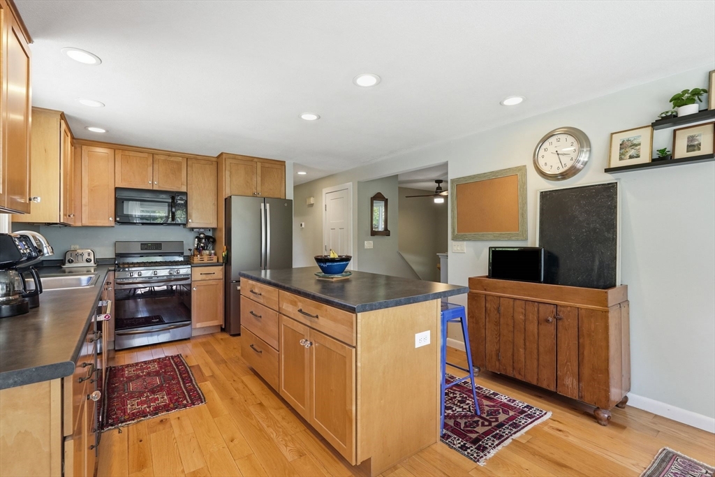 17 Captain Lathrop Dr