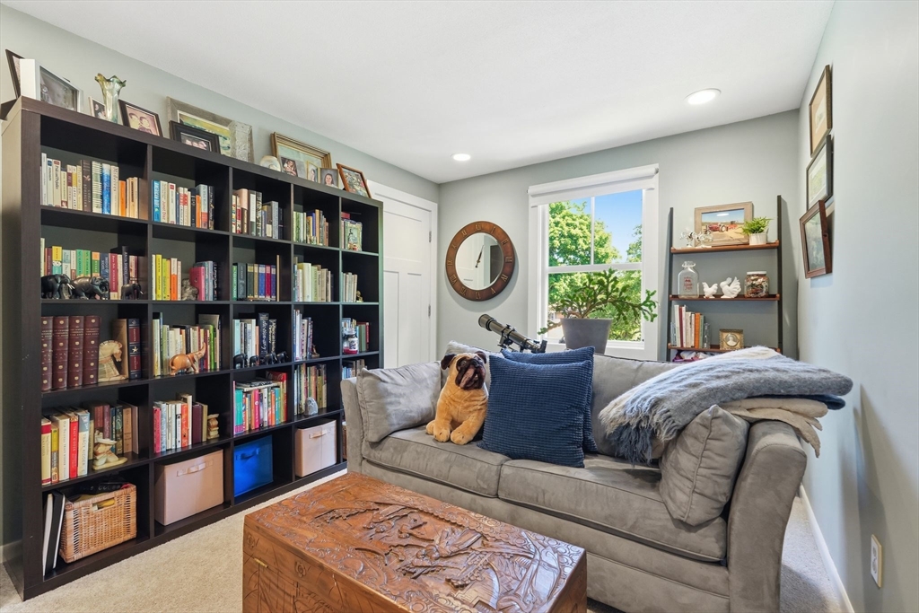 17 Captain Lathrop Dr