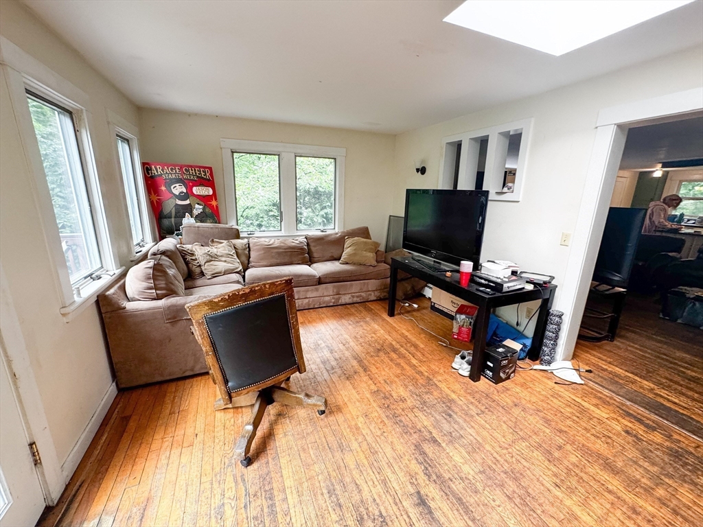 138 Sunset Ave