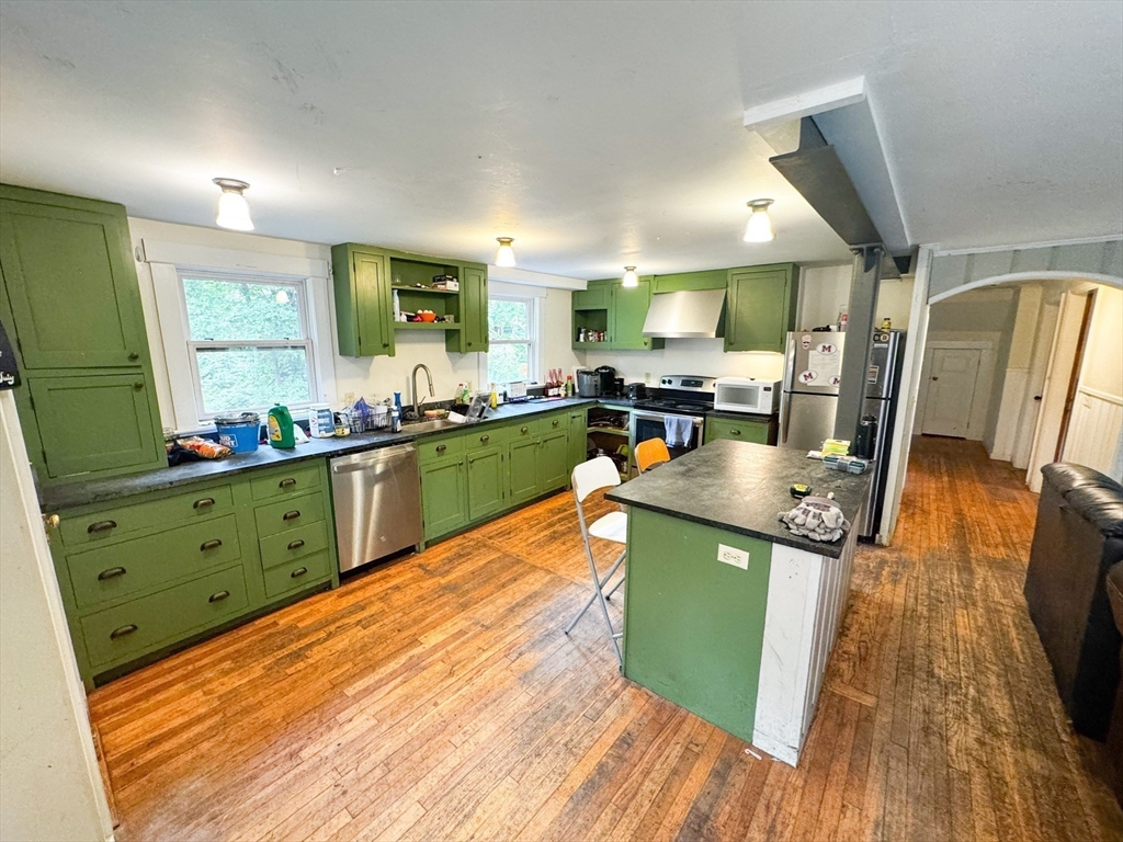 138 Sunset Ave