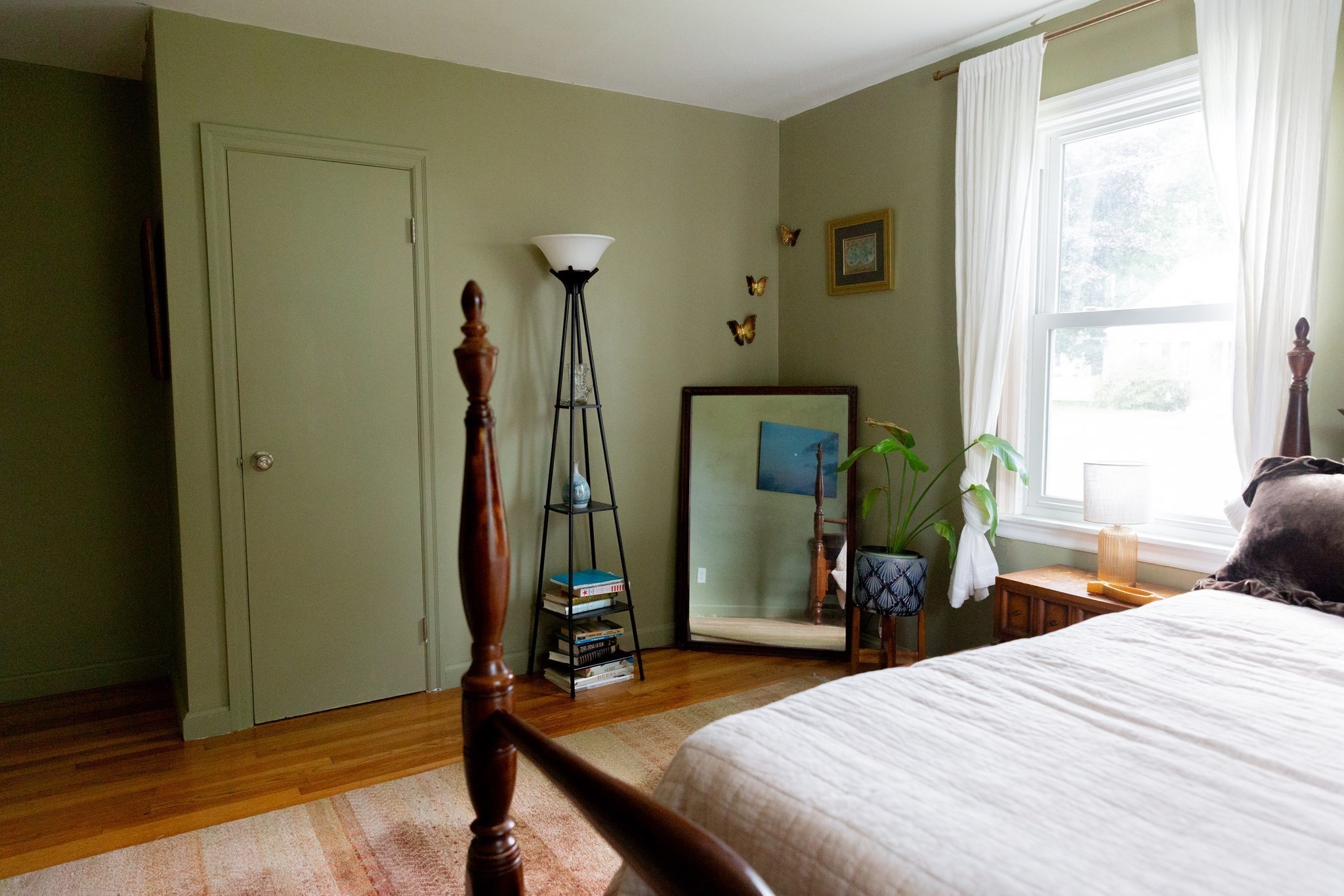 8 Marcel St