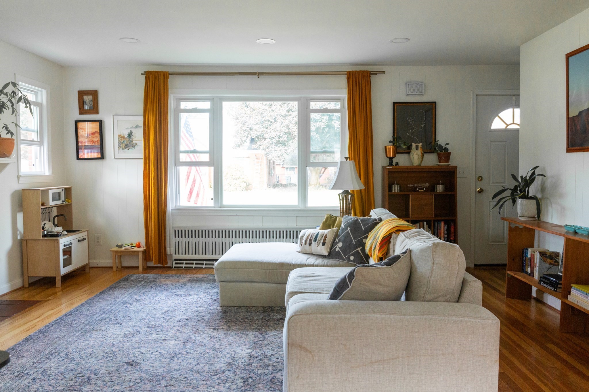 8 Marcel St