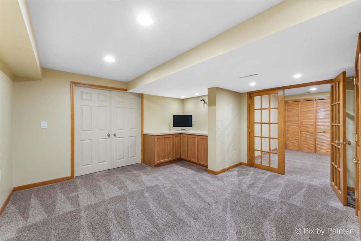 1347 Knollwood Circle