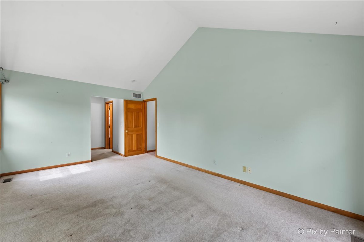 1347 Knollwood Circle