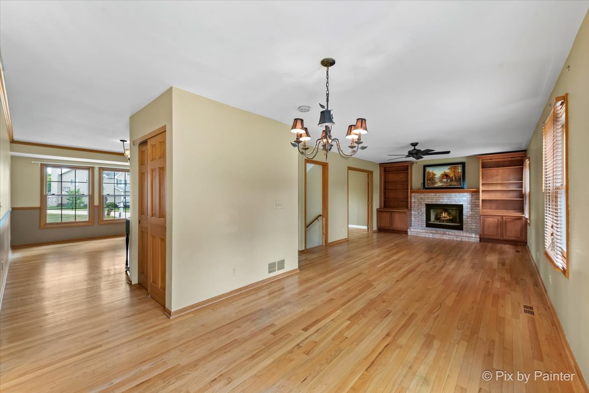 1347 Knollwood Circle