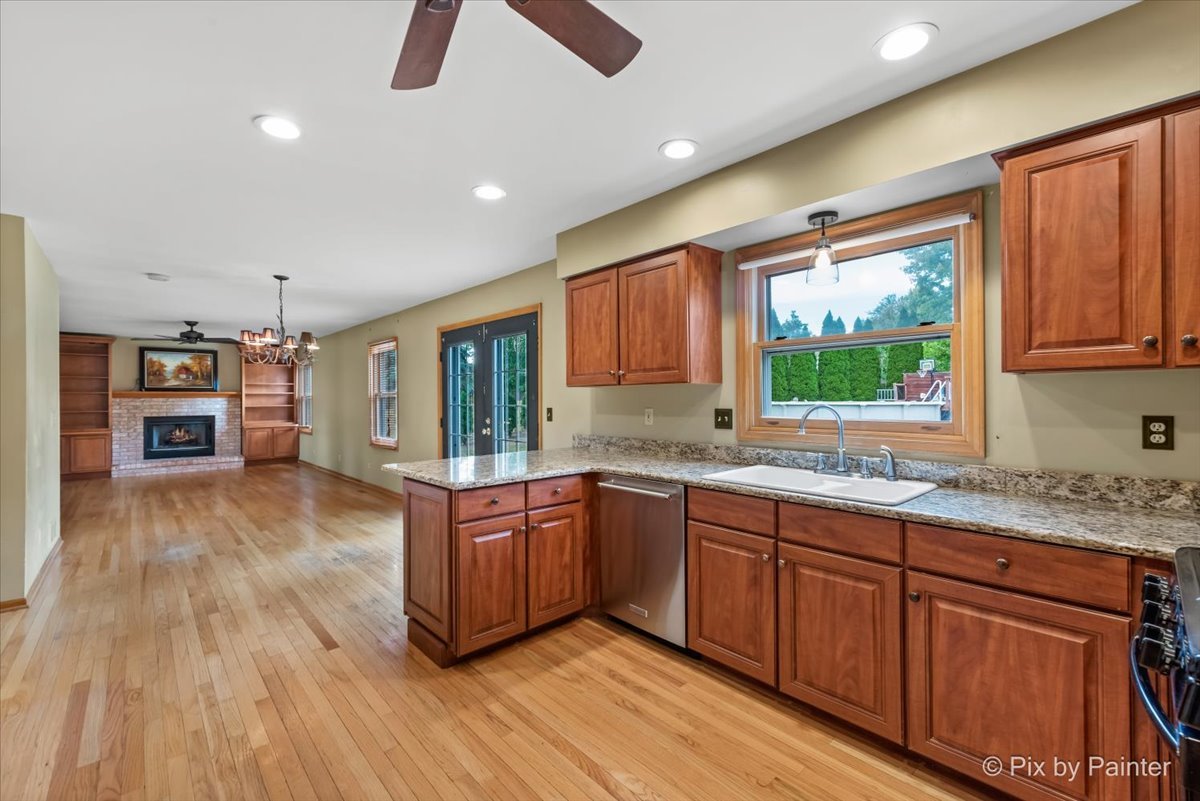 1347 Knollwood Circle