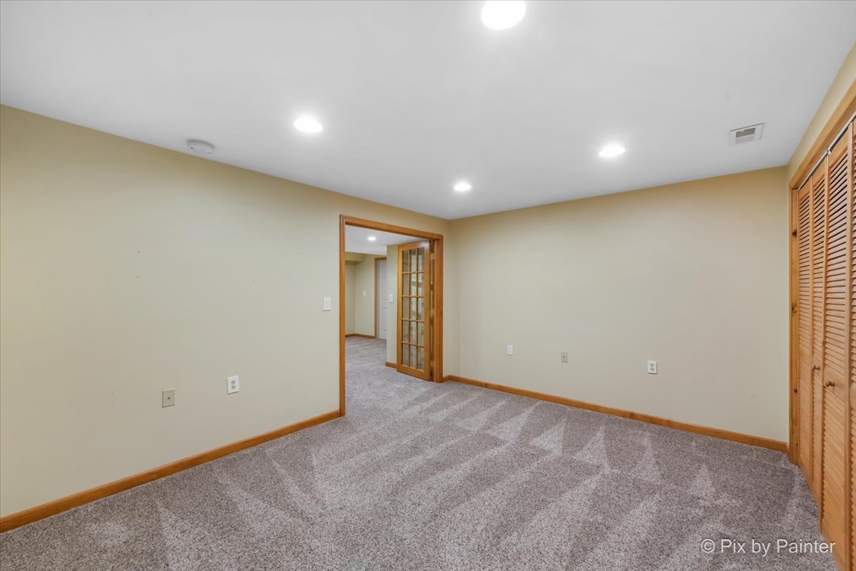 1347 Knollwood Circle