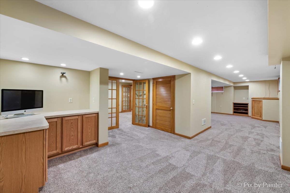 1347 Knollwood Circle