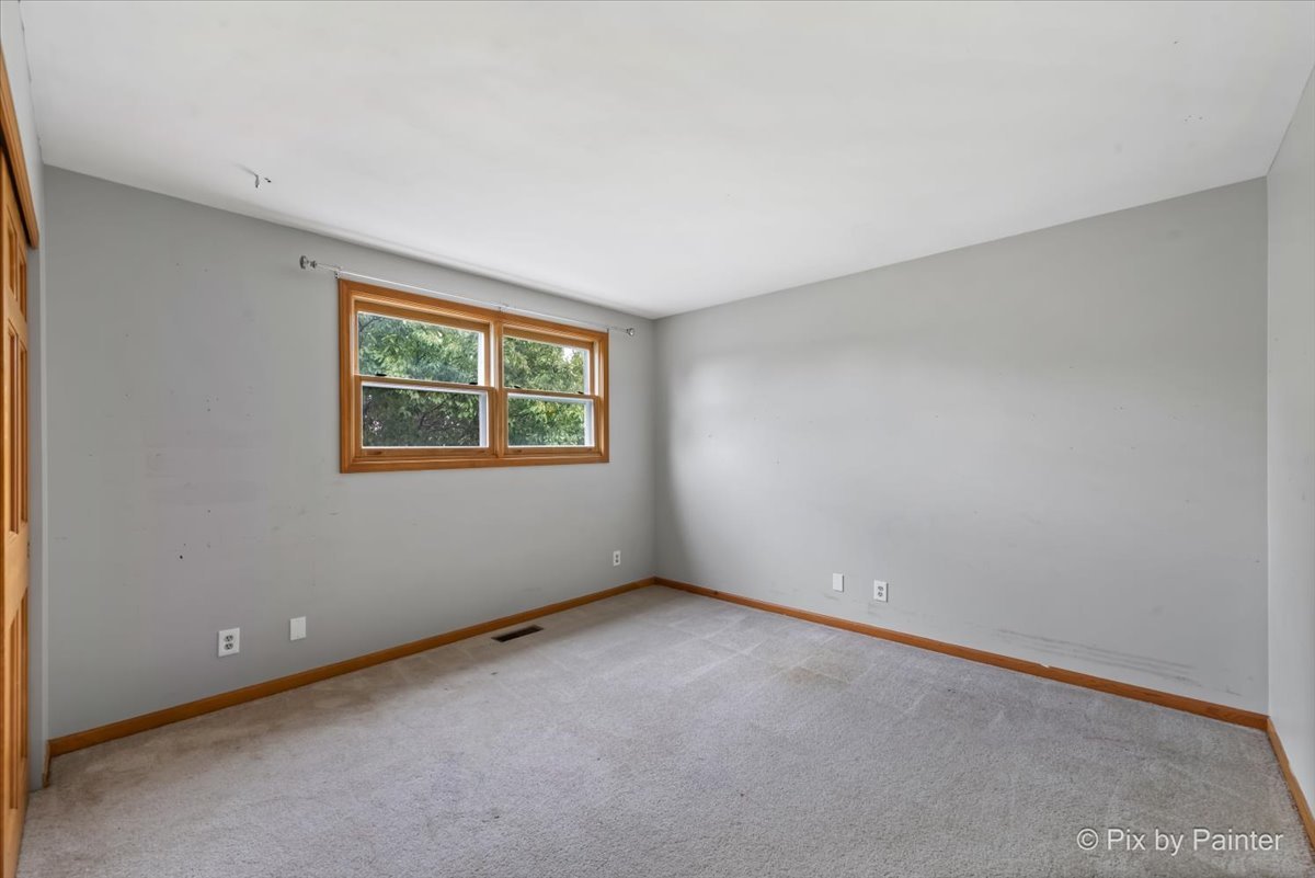 1347 Knollwood Circle