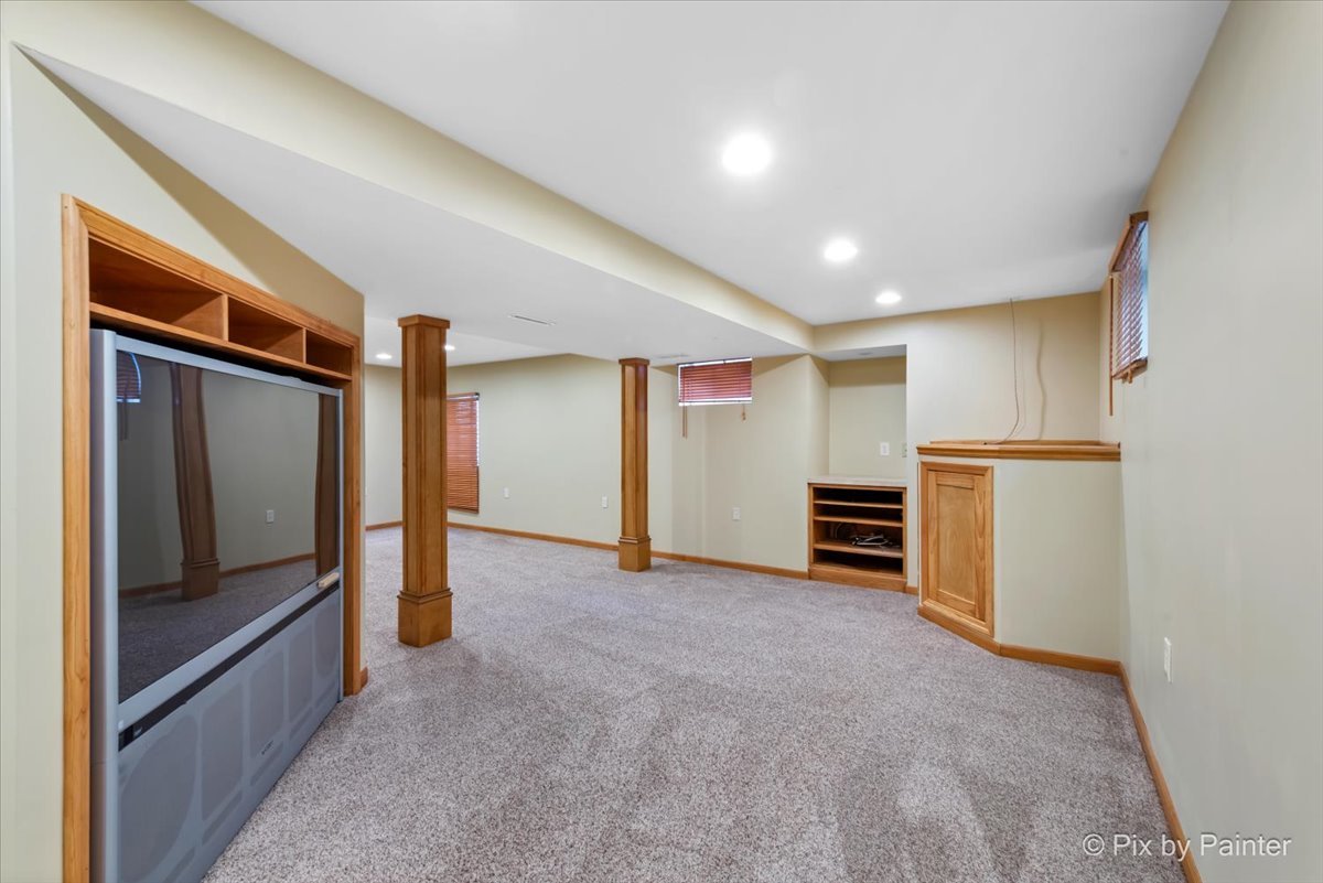 1347 Knollwood Circle