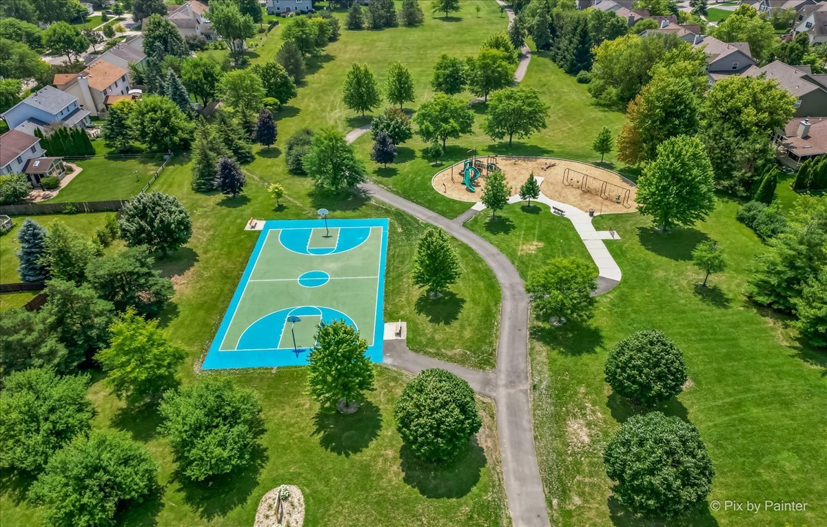 1347 Knollwood Circle