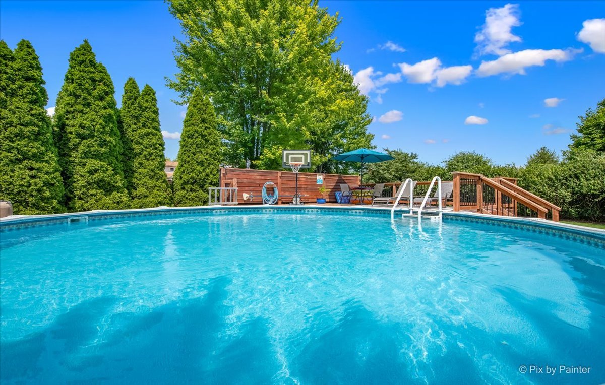 1347 Knollwood Circle