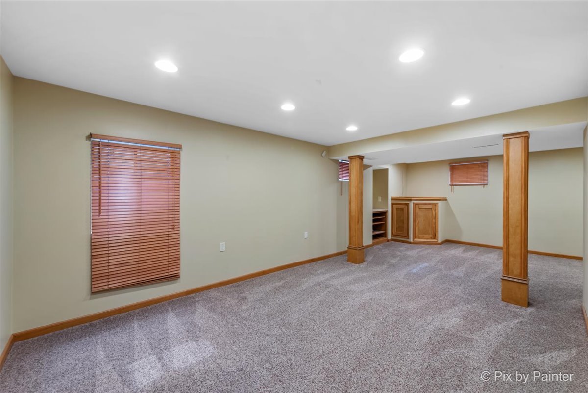 1347 Knollwood Circle