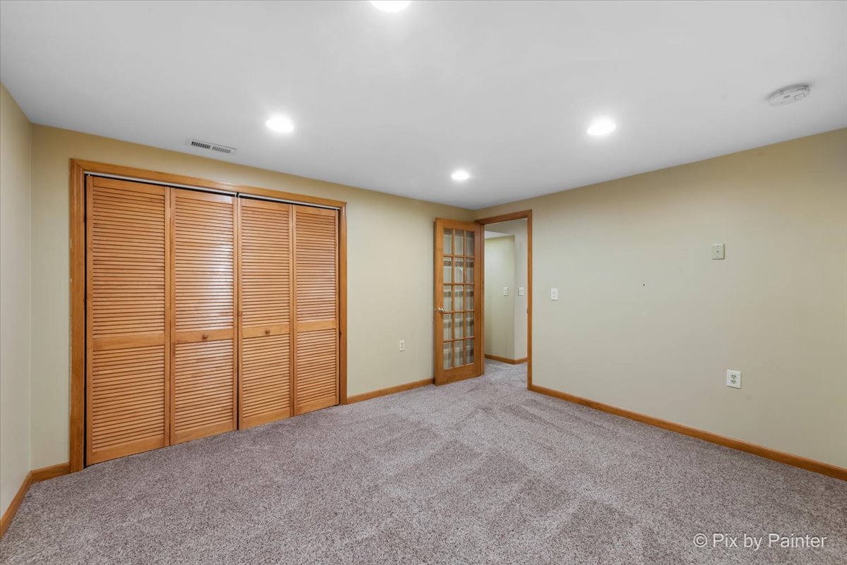 1347 Knollwood Circle