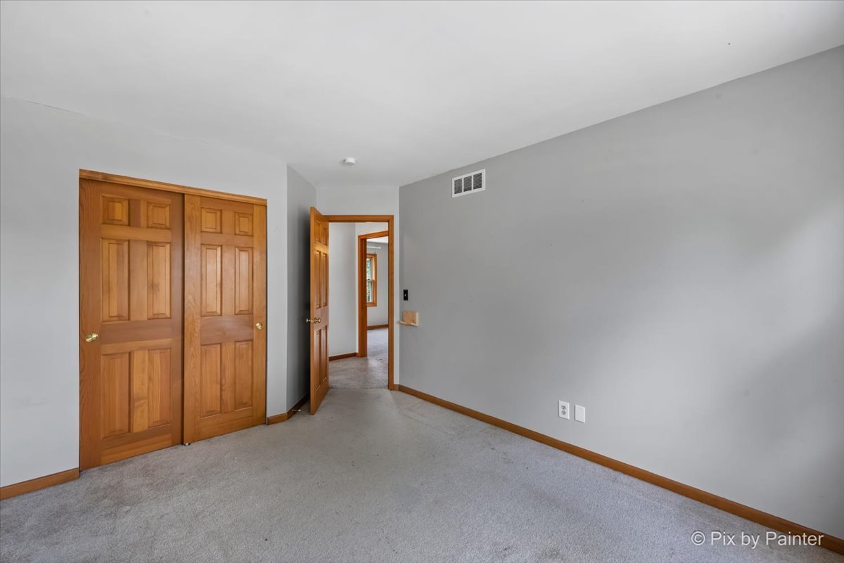 1347 Knollwood Circle