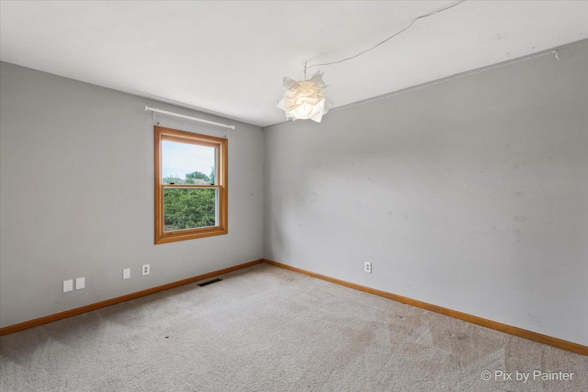 1347 Knollwood Circle