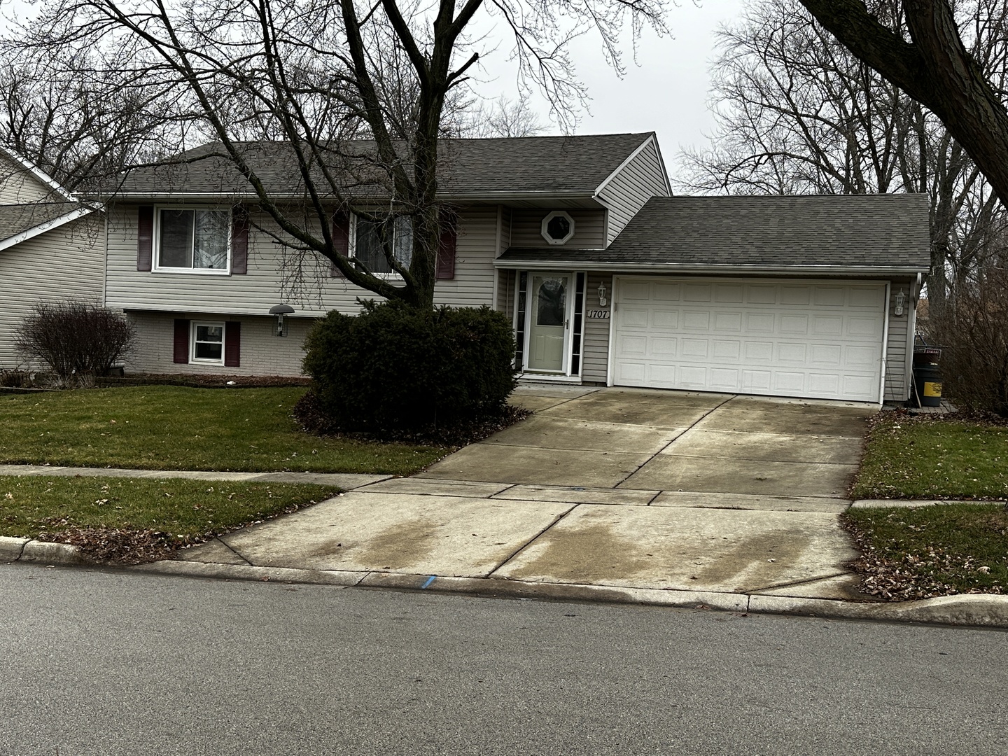 1707 S Green Meadows Boulevard