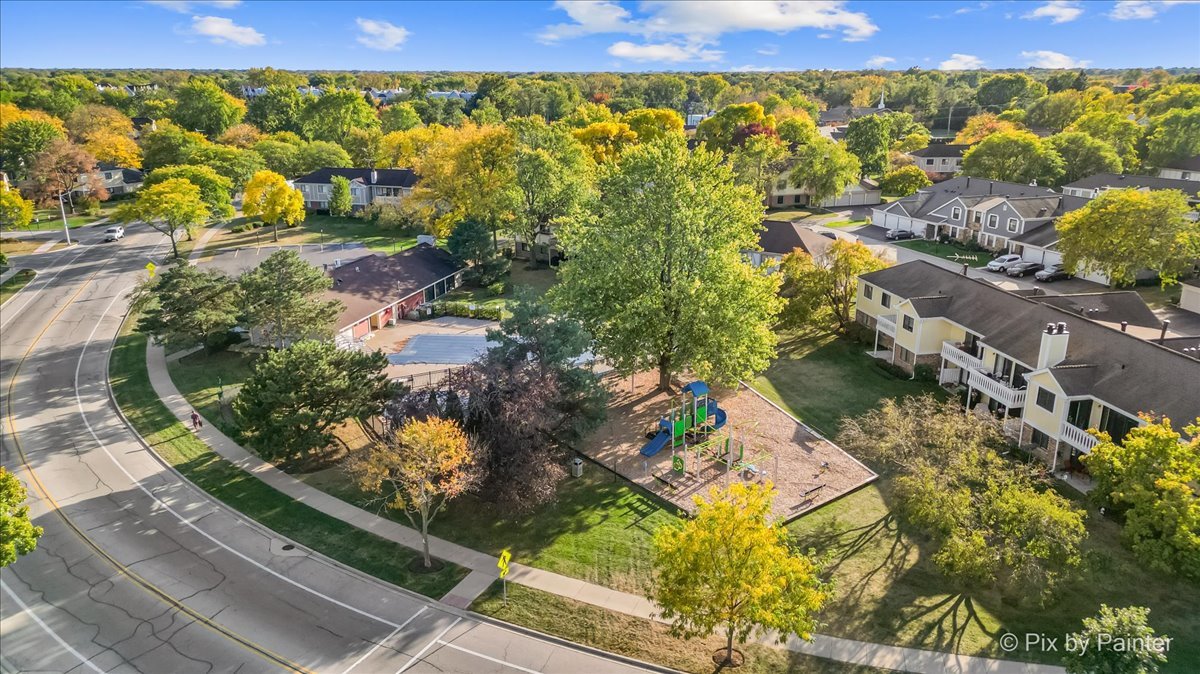 586 Williamsburg Court Unit: A1