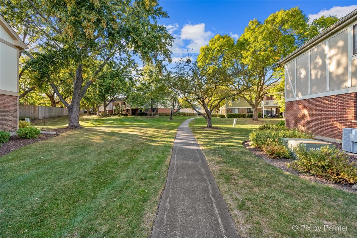 586 Williamsburg Court Unit: A1