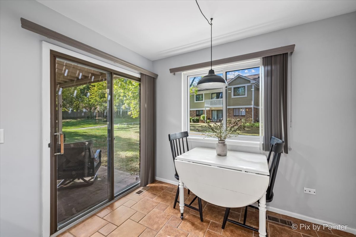 586 Williamsburg Court Unit: A1