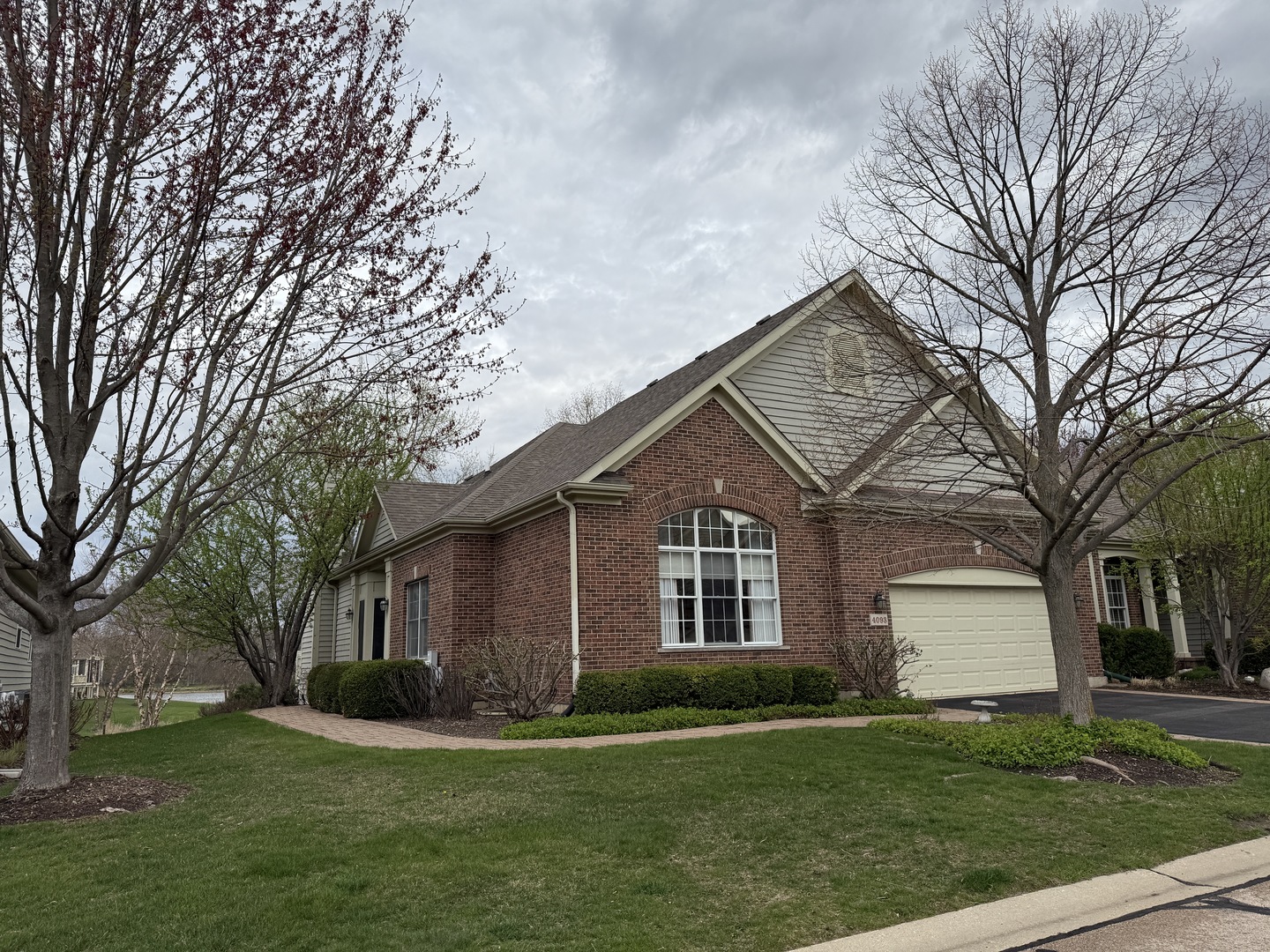 4093 Honeymoon Ridge