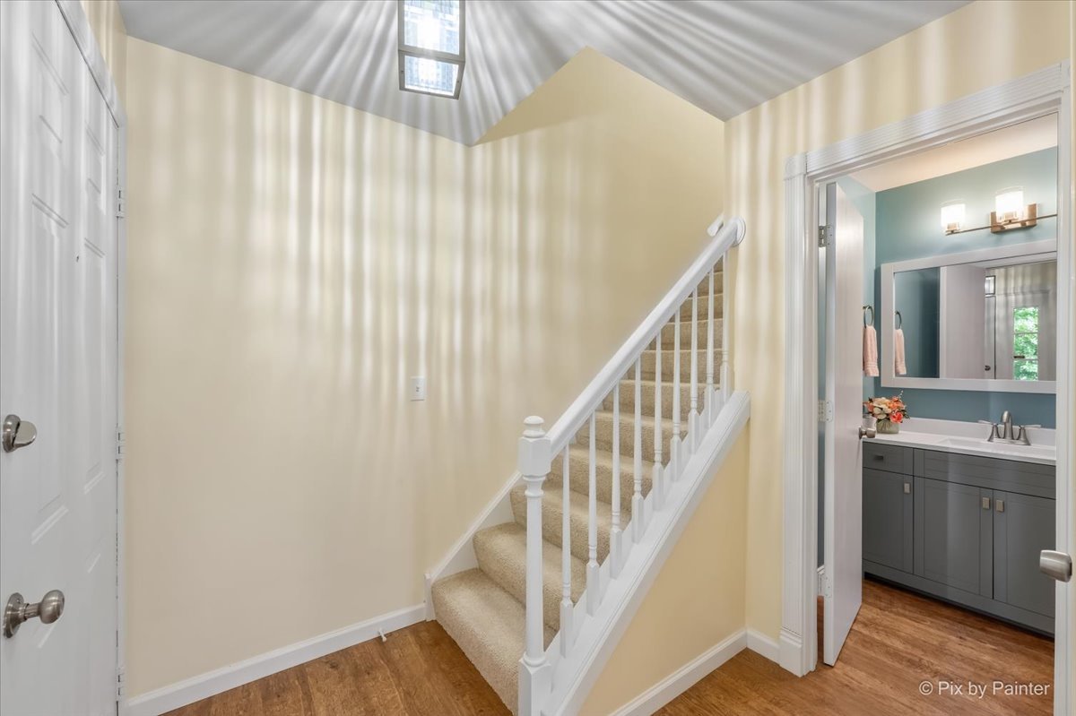 453 Village Creek Drive Unit: 453