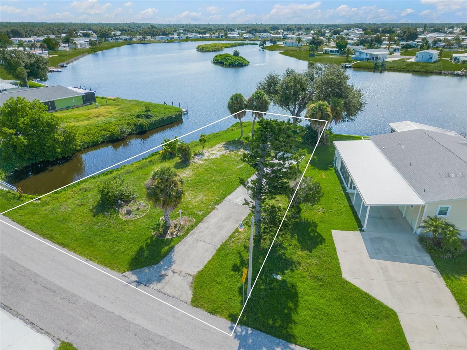1329 BLUE HERON DR