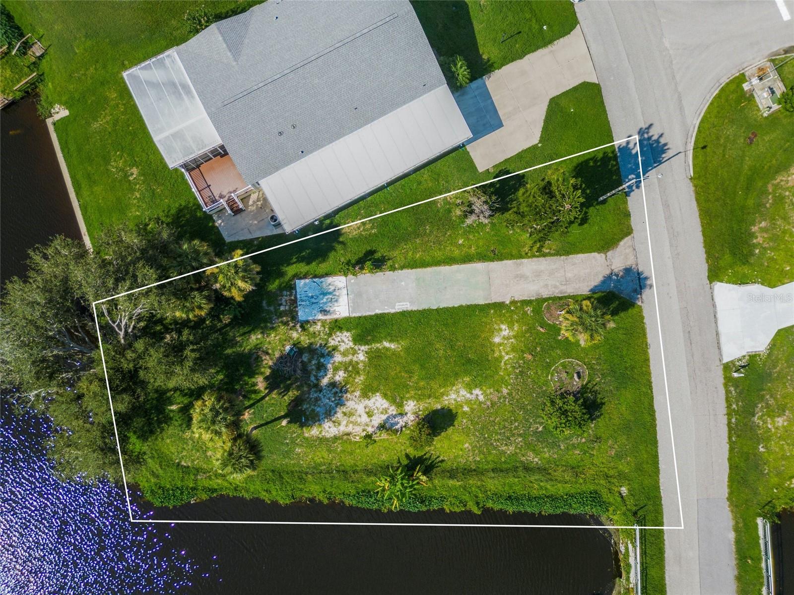1329 BLUE HERON DR