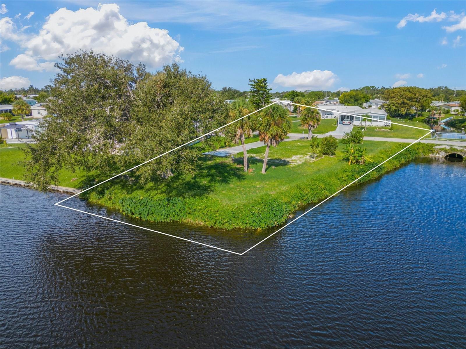 1329 BLUE HERON DR