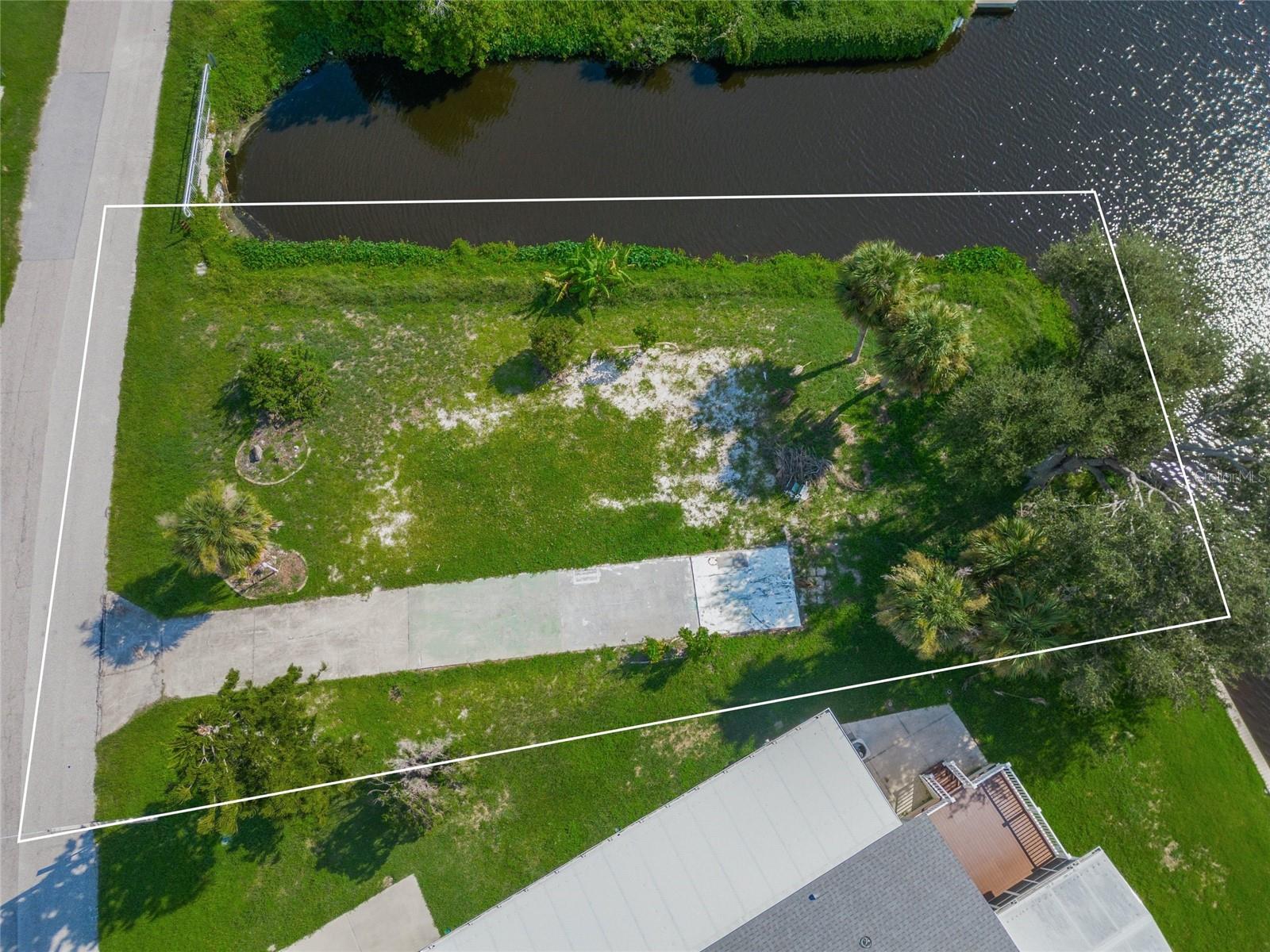 1329 BLUE HERON DR