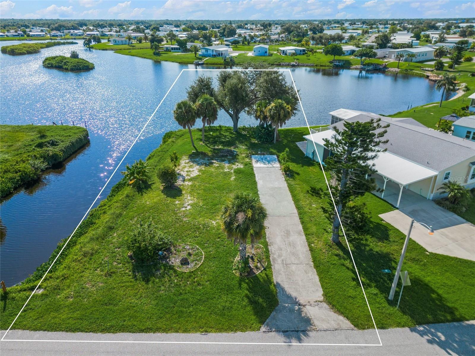 1329 BLUE HERON DR