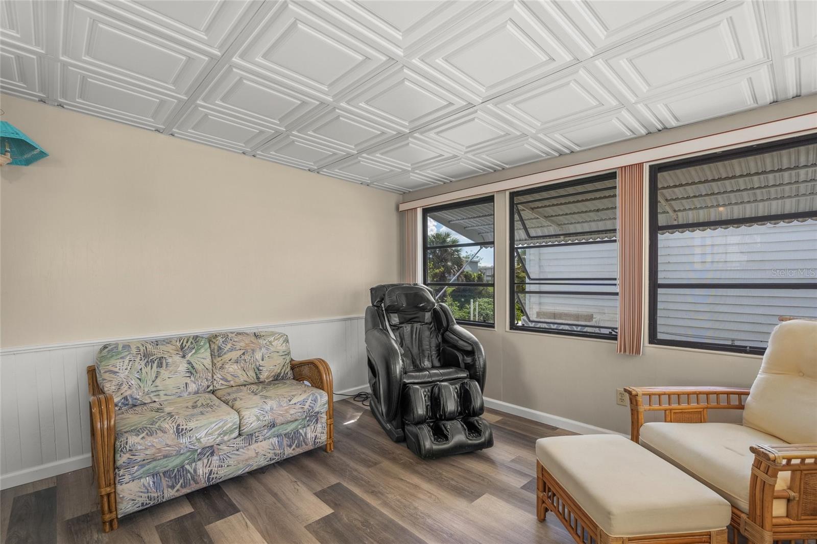 303 MARLETTE DR