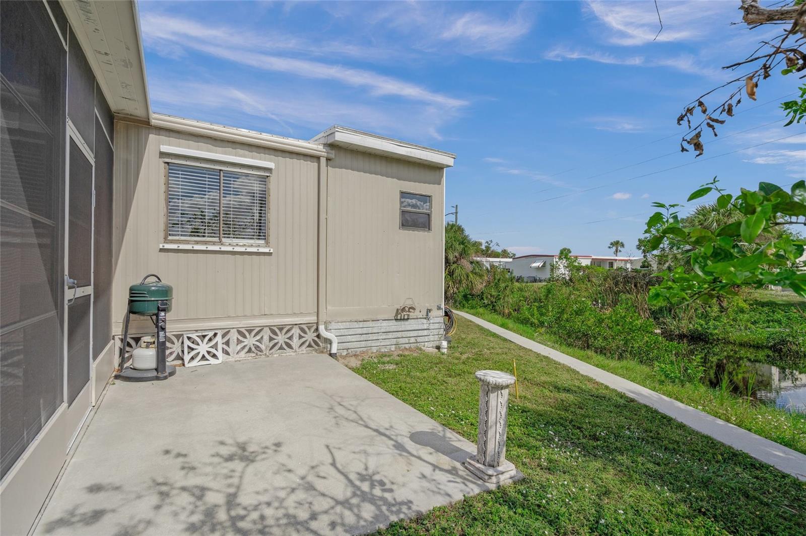 303 MARLETTE DR