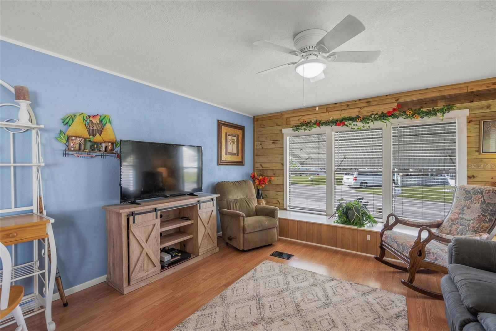 303 MARLETTE DR