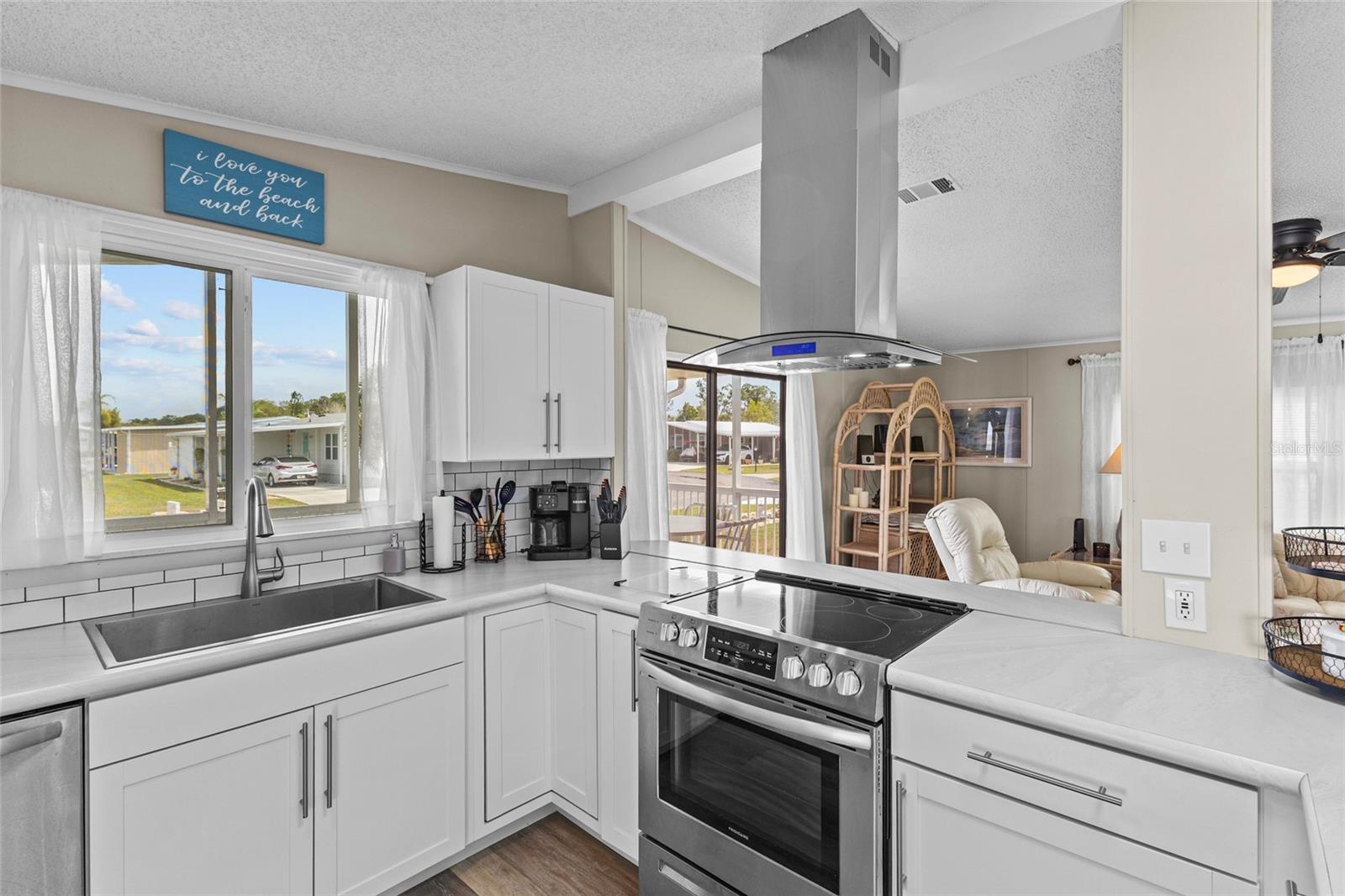 611 LA JOLLA CIR