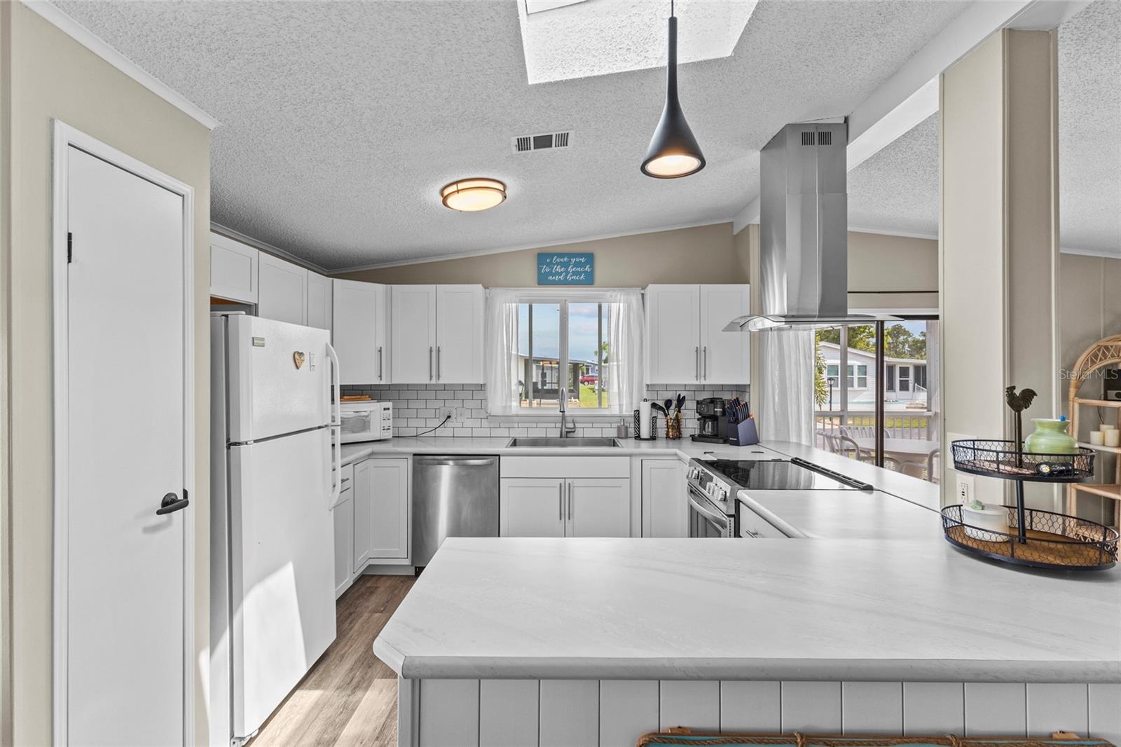 611 LA JOLLA CIR