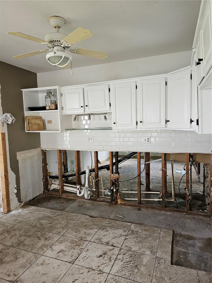 105 W COLONIA LN W