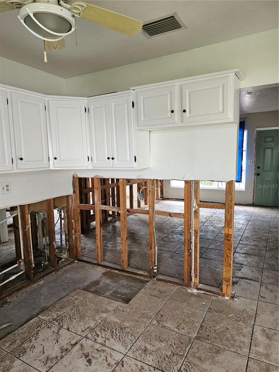 105 W COLONIA LN W