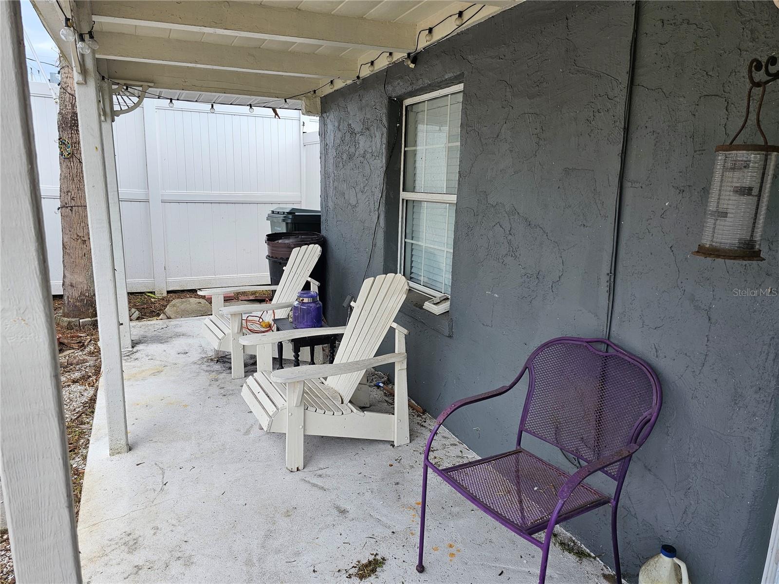 105 W COLONIA LN W