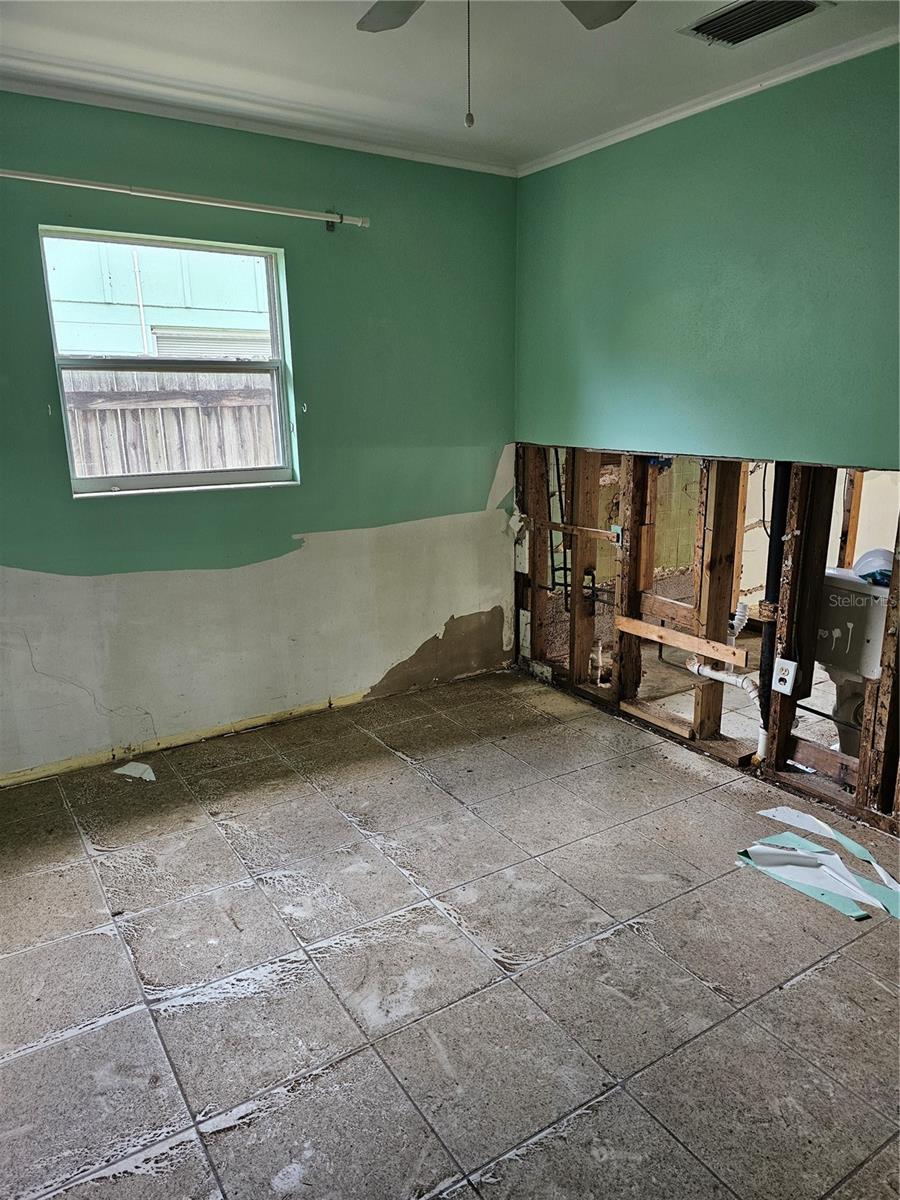 105 W COLONIA LN W