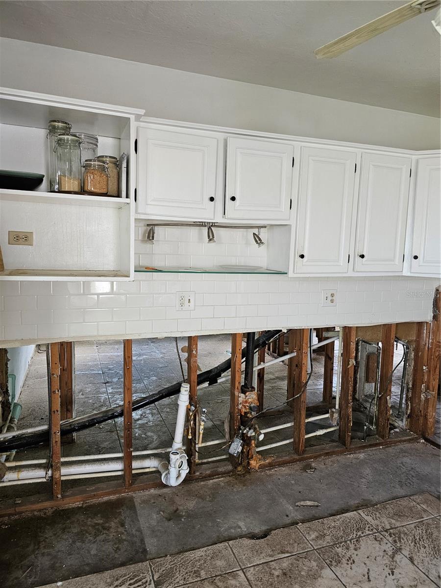 105 W COLONIA LN W