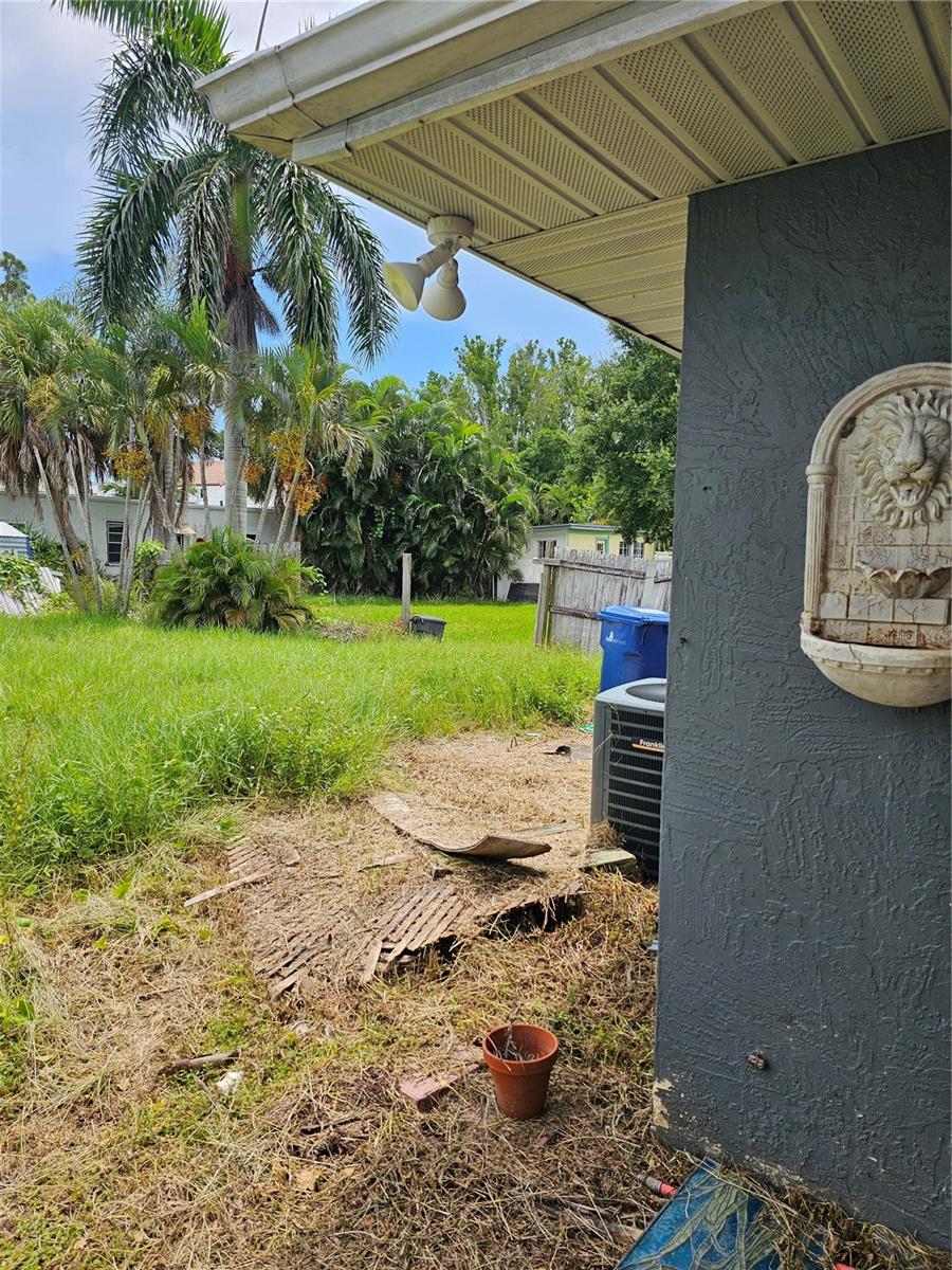 105 W COLONIA LN W