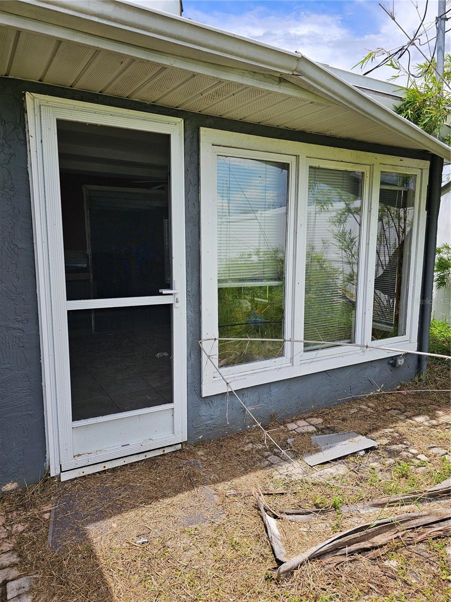 105 W COLONIA LN W