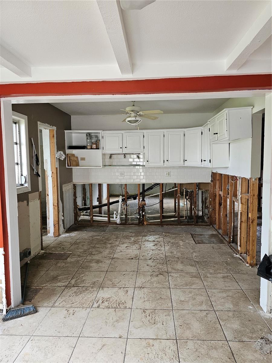 105 W COLONIA LN W