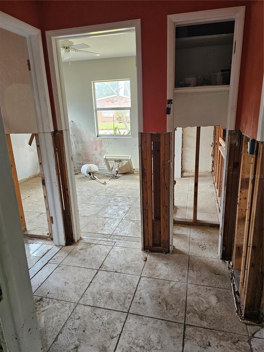 105 W COLONIA LN W