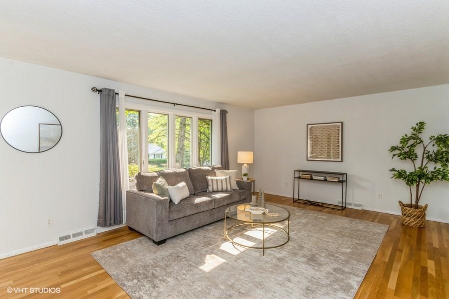 32 Arbury Dr