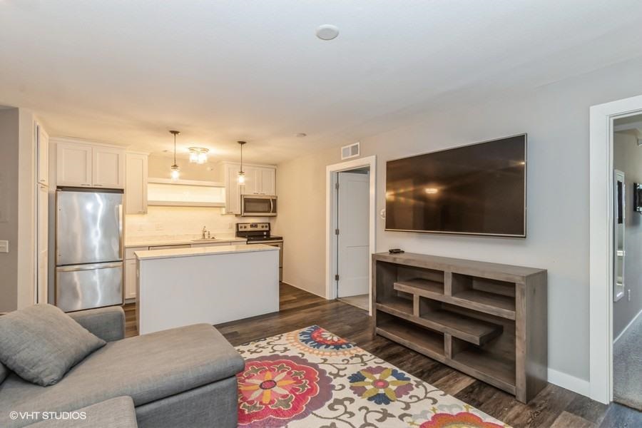 332 S Linn Street Unit: 311