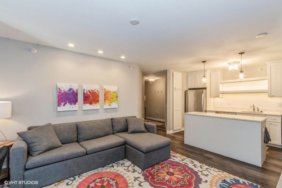 332 S Linn Street Unit: 311