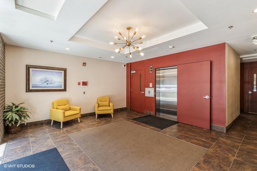 332 S Linn Street Unit: 311